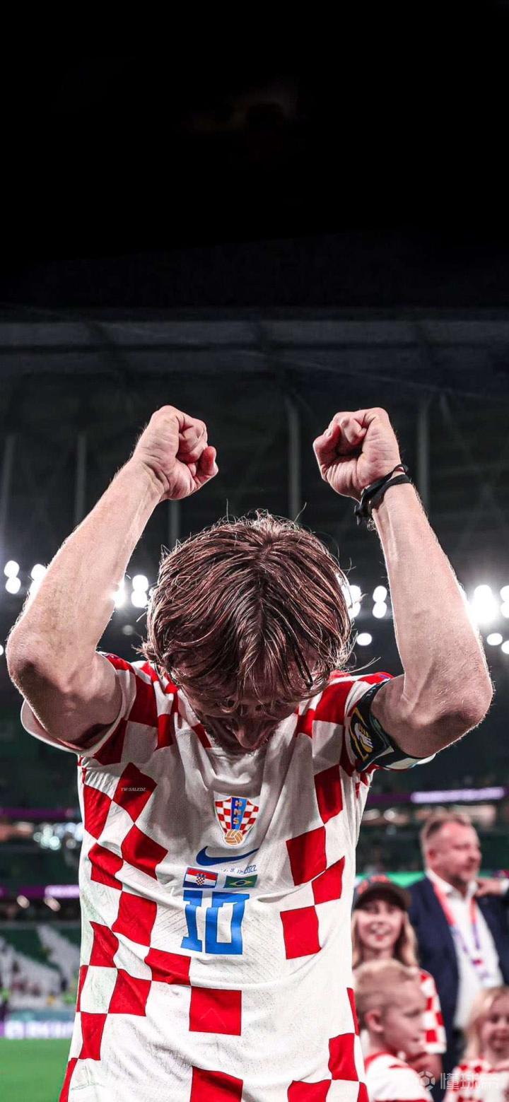 亚博体育-皇家马德里带队取胜！，穆古鲁扎重要时刻持续失利观众掌声雷动-亚博体育