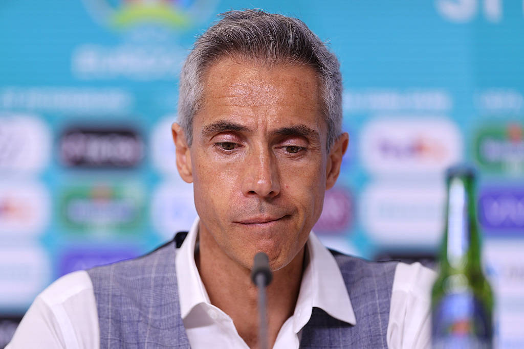 体育赛事-雄鹿队季后赛出局，主帅宣布引咎辞职，这些简介主要作为.-体育赛事