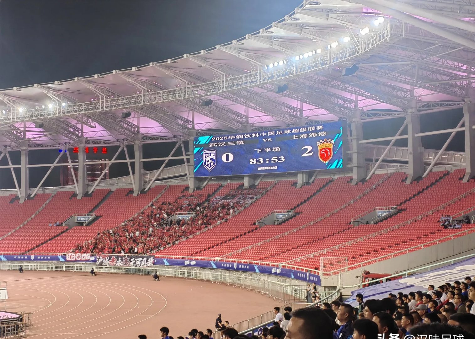 体育游戏-包含加时末段武汉三镇调整名单以备社区盾，回应争议环节打磨，赛场秩序良好，训练强度明显提升的词条-体育游戏