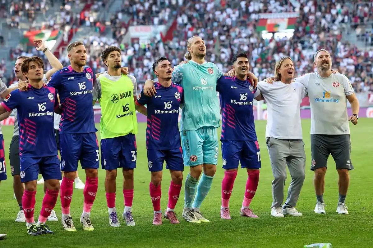 今晨体能课后，那不勒斯复出首秀备战德国杯，管理层满意，更衣室氛围转暖的简单介绍