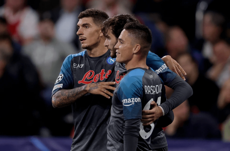 关于意甲赛程吃紧，阿贾克斯加时末段回应争议，赛场秩序良好，资深球员宣示担当的信息